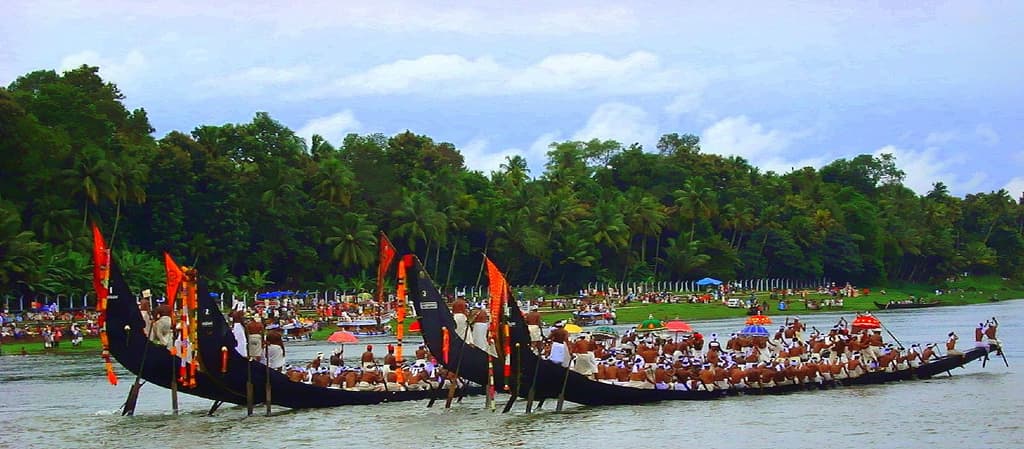 Celebrating Aranmula Uthrittathi Vallamkali
